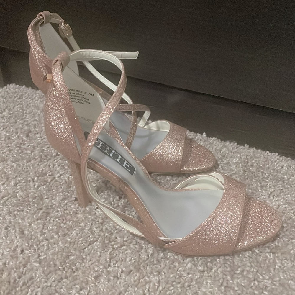 White By Vera Wang Rose Gold Heels - Picture 5 of 10